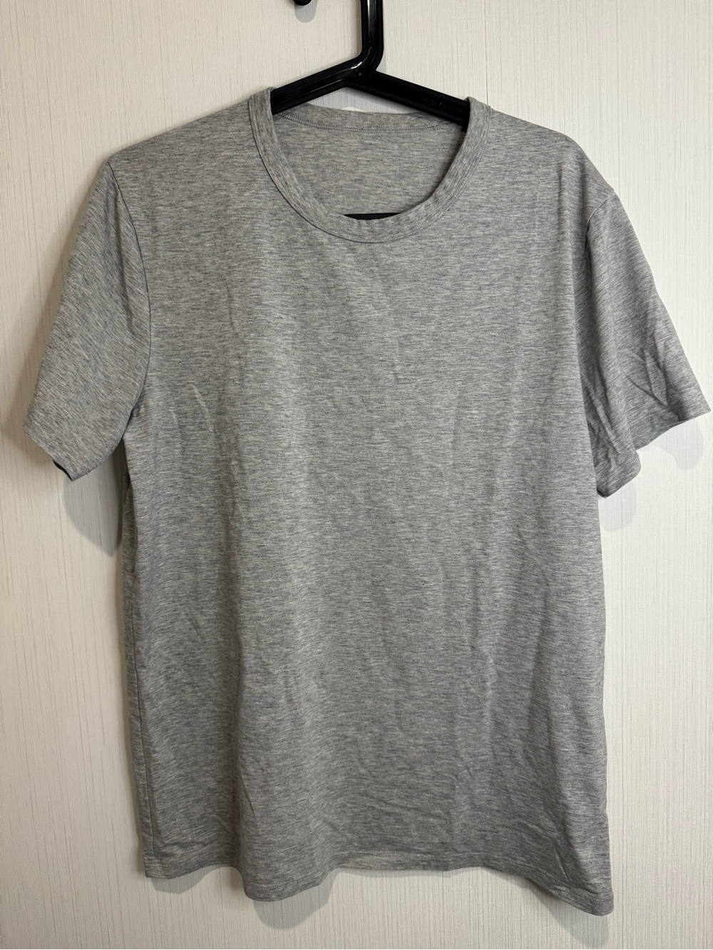 Lululemon Crew Neck T Shirt. Grey. Size Medium? 21” Across. 26.5” Long. No flaws